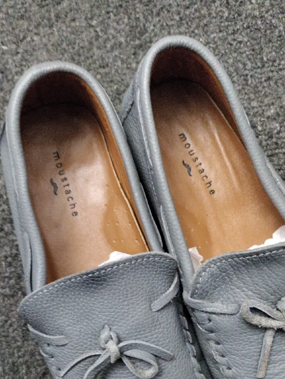 Moustache classic gray